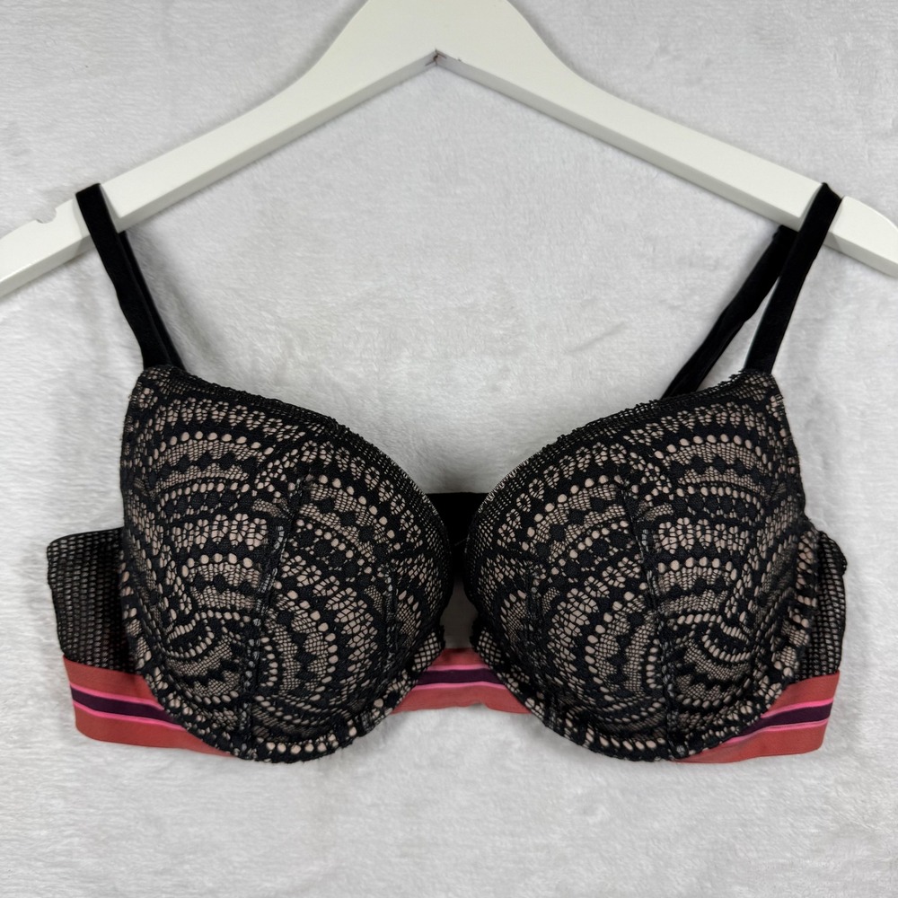 Victoria's Secret Very Sexy Push Up Bra 36C Black Lace Striped‎ Band Underwire